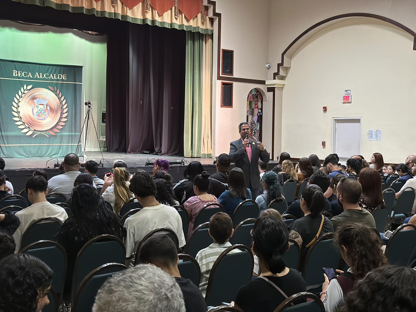 Vega Baja celebra una nueva ceremonia de Becas Alcalde 2023 para estudiantes destacados  