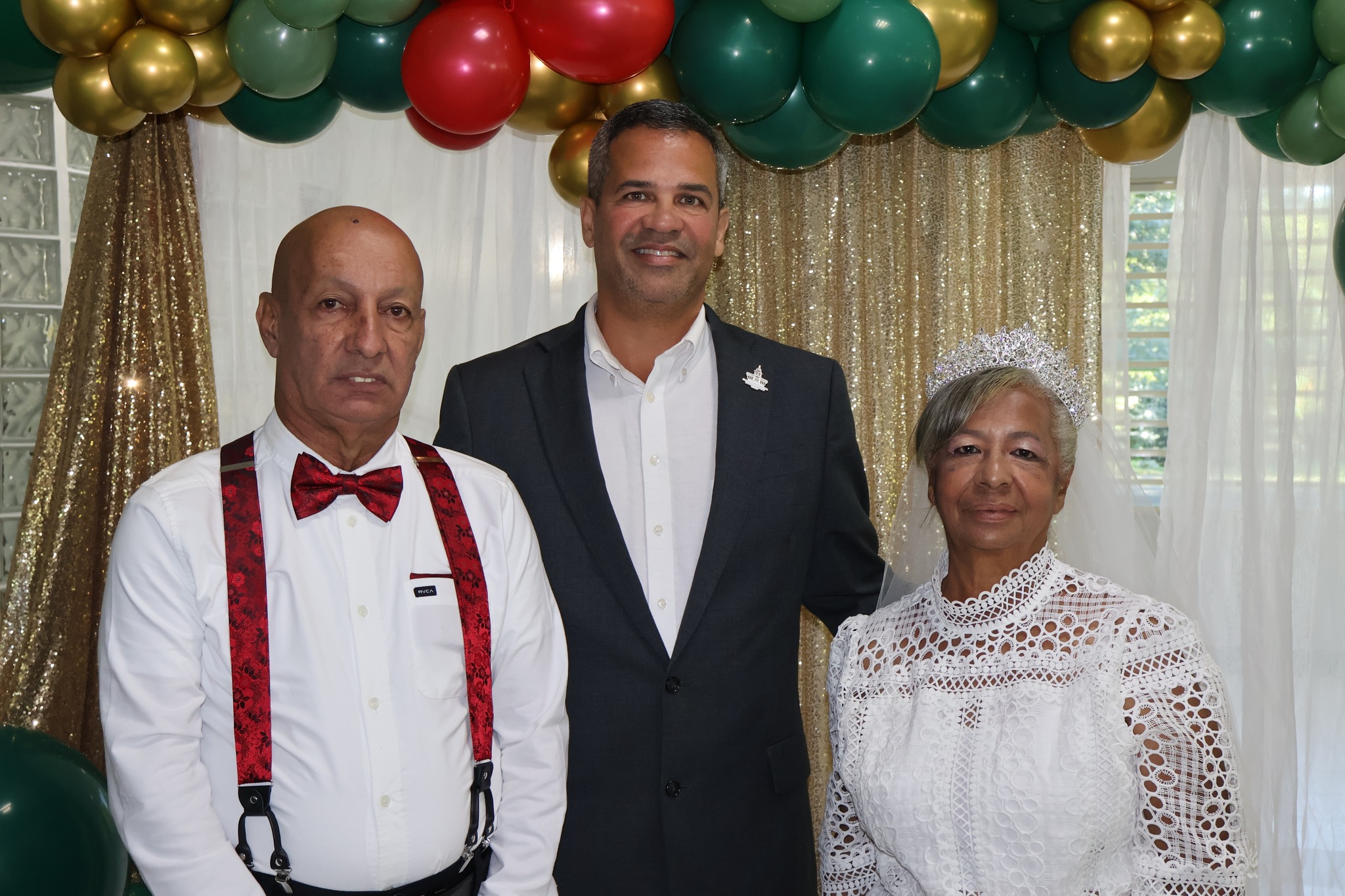 Centro de Envejecientes J. Pérez Melón en Vega Baja celebra matrimonio de dos de sus participantes