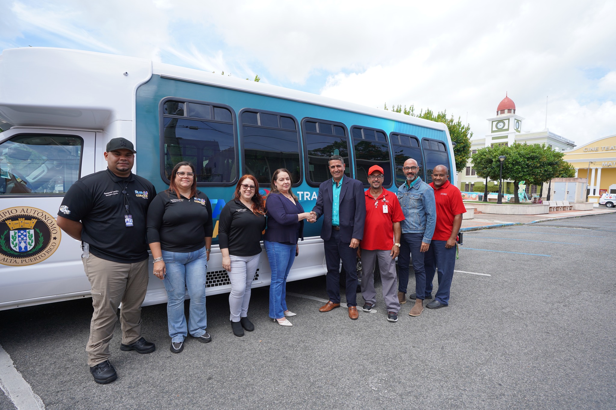 Vega Baja y Vega Alta establecen alianzas para conectar sus servicios de transporte público