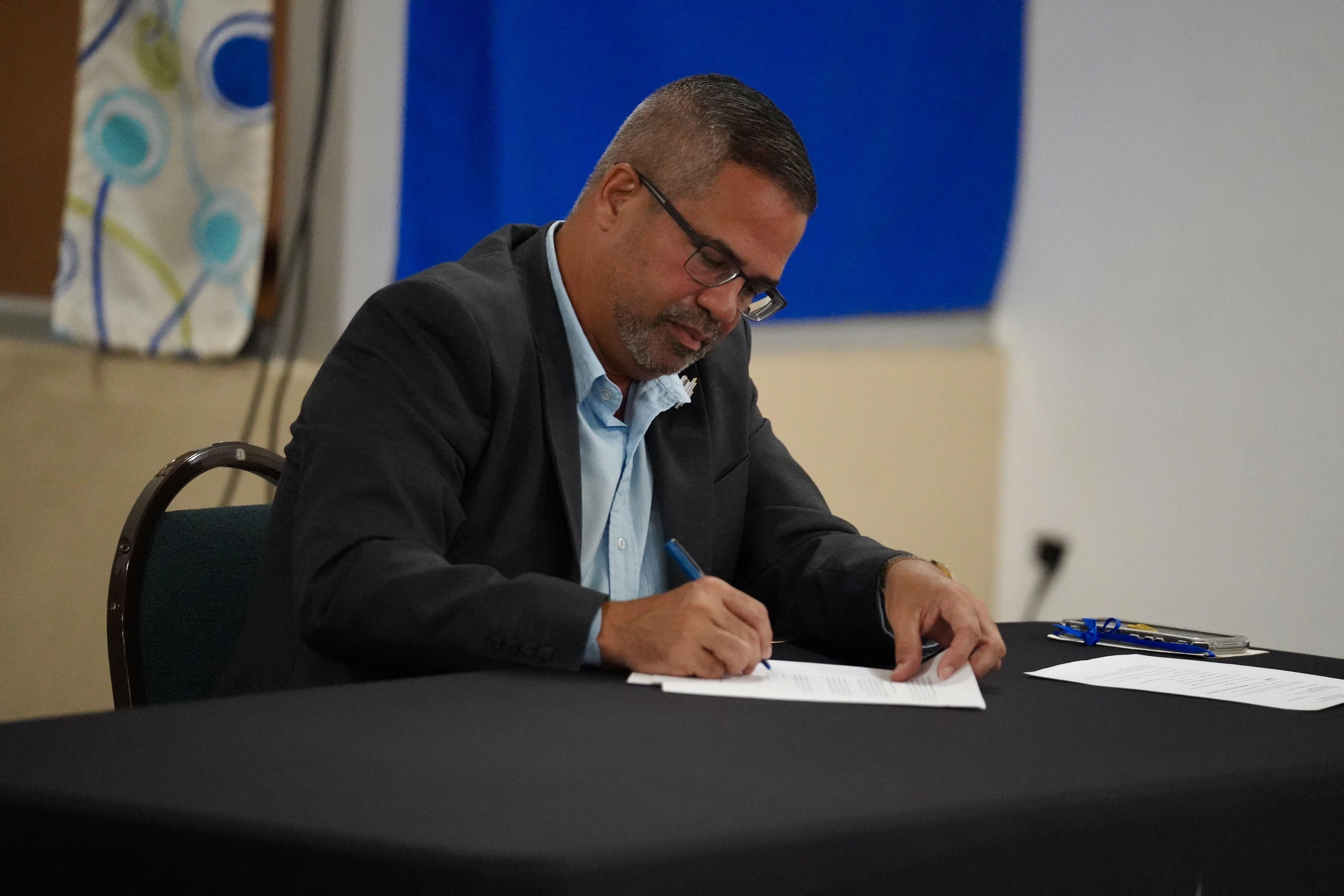 Alcalde de Vega Baja Marcos Cruz Molina